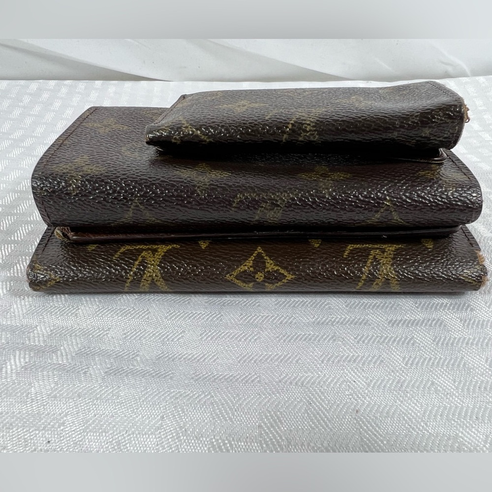 1137: Rehab Lot: Vuitton Monogram - Picture 6 of 16